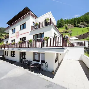 Haus Pia Apartment
